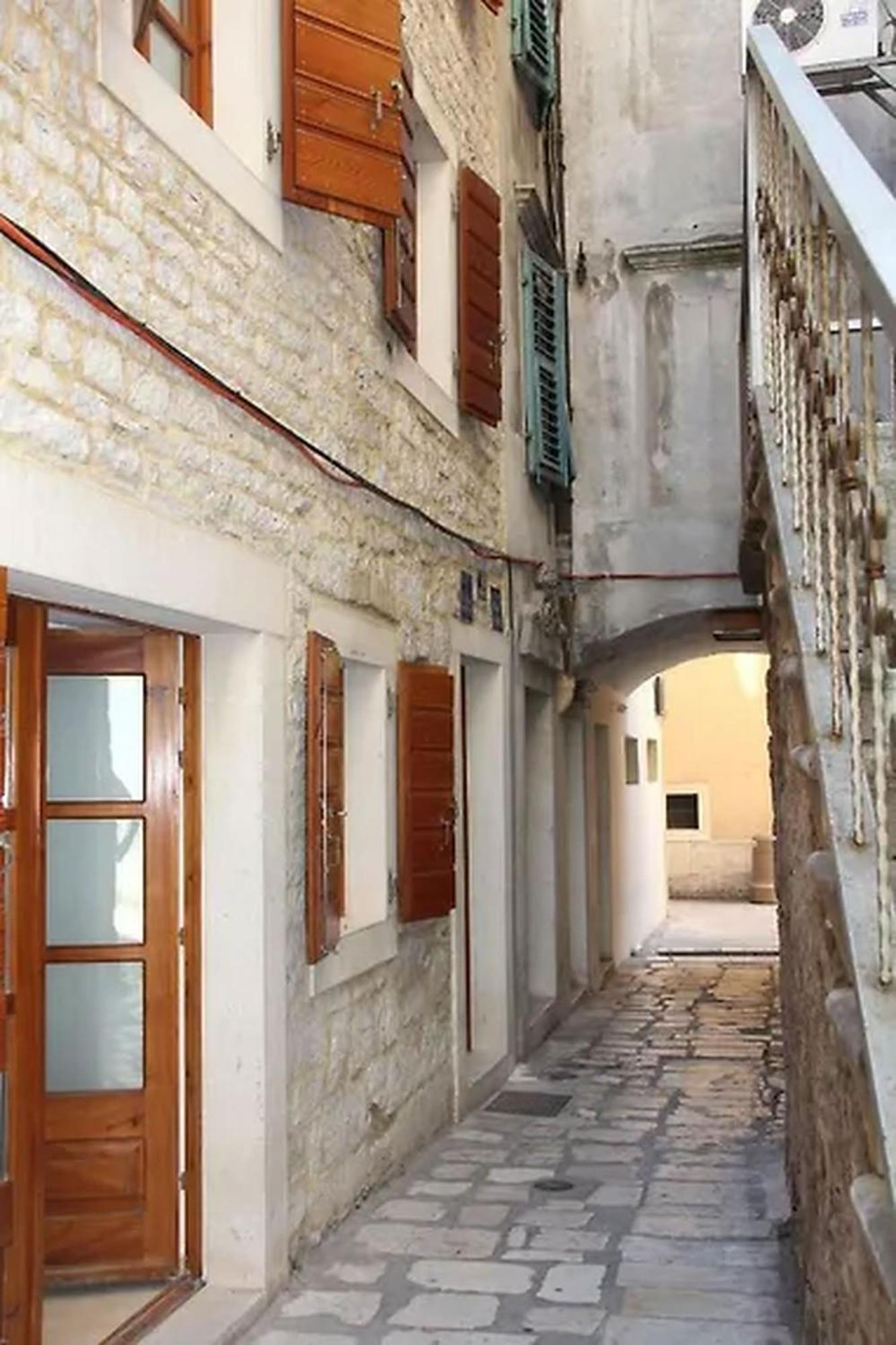 Sunny Rooms And Suites Σίμπενικ Εξωτερικό φωτογραφία