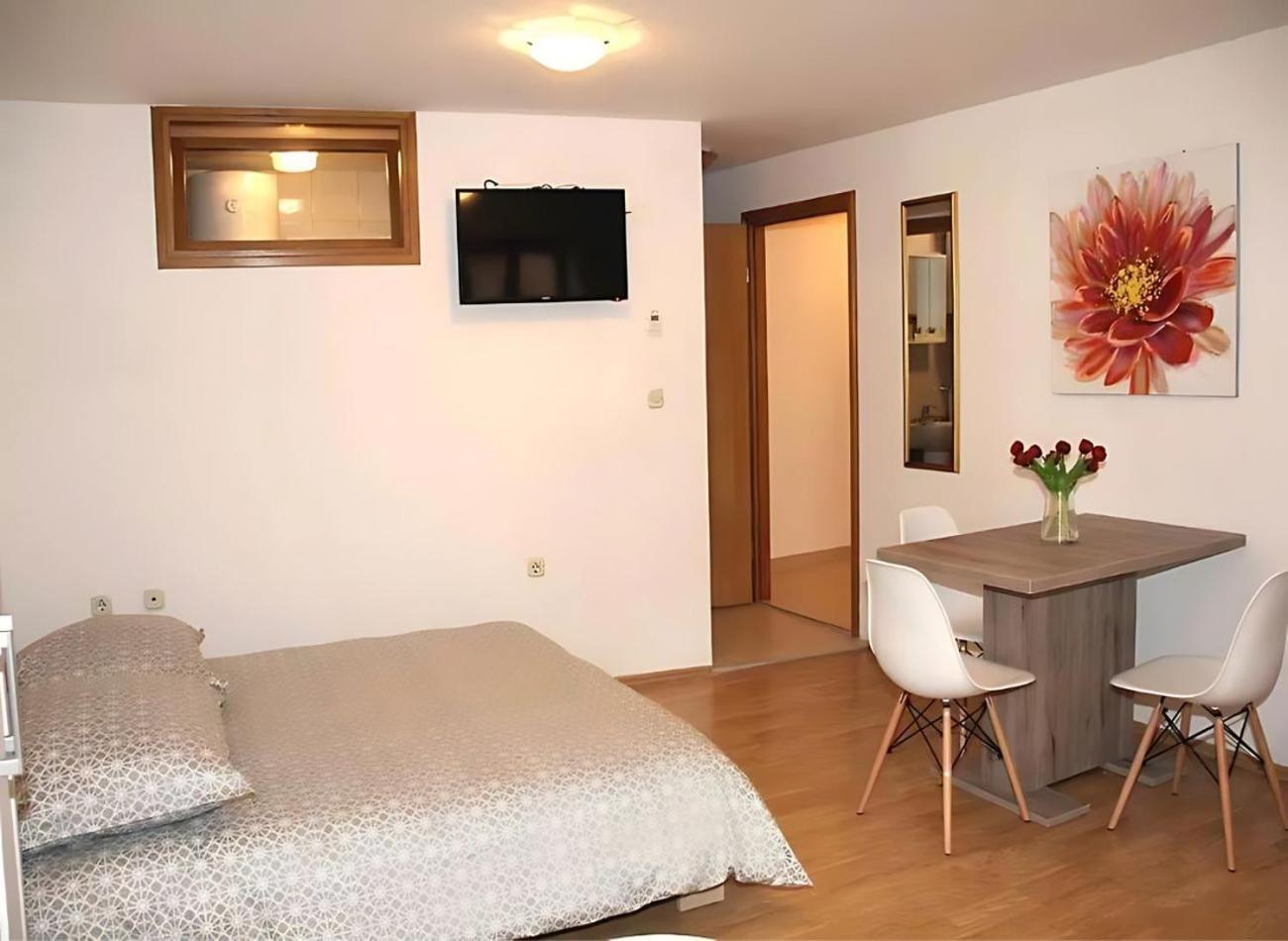 Sunny Rooms And Suites Σίμπενικ Εξωτερικό φωτογραφία