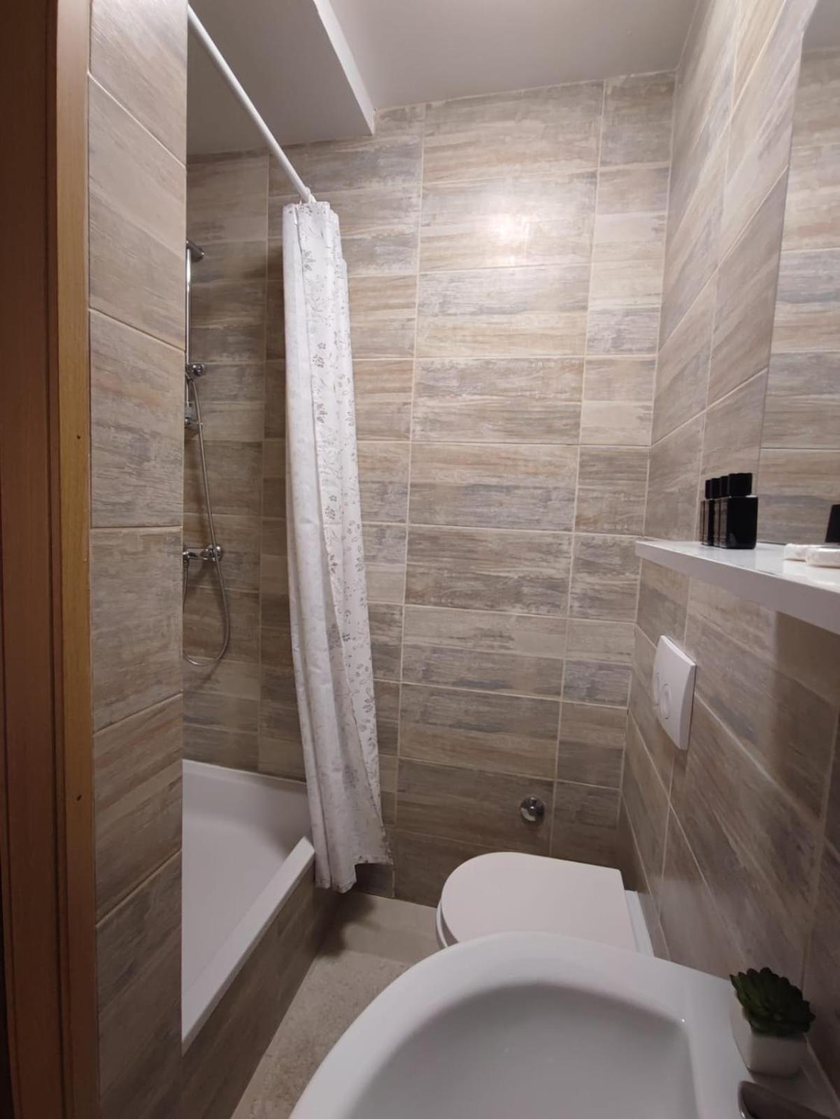 Sunny Rooms And Suites Σίμπενικ Εξωτερικό φωτογραφία