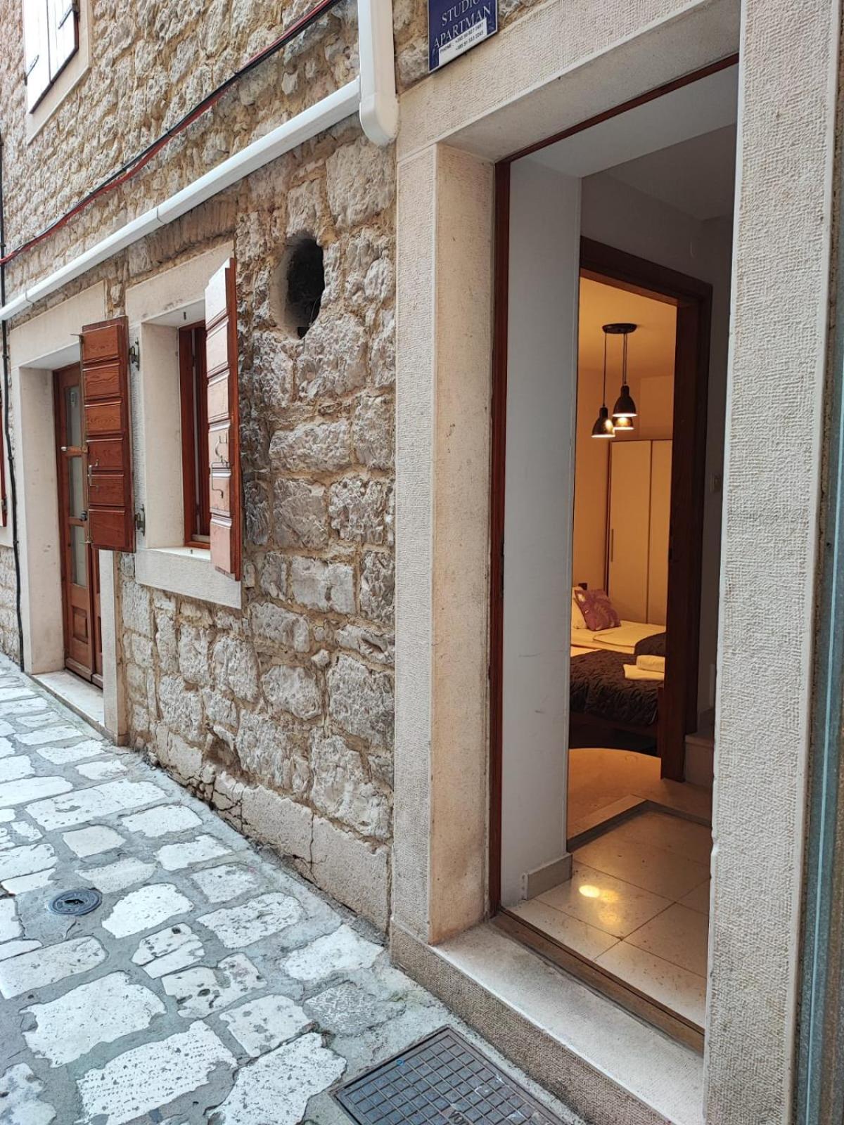 Sunny Rooms And Suites Σίμπενικ Εξωτερικό φωτογραφία